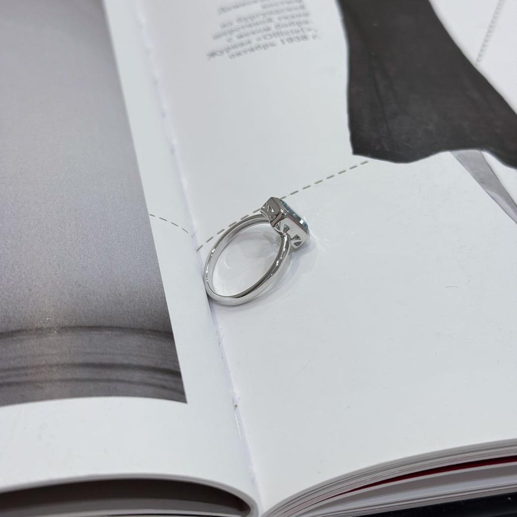 Серебряное кольцо с натуральным топазом 1.95ct, вес изделия 2,59 гр (2171782)