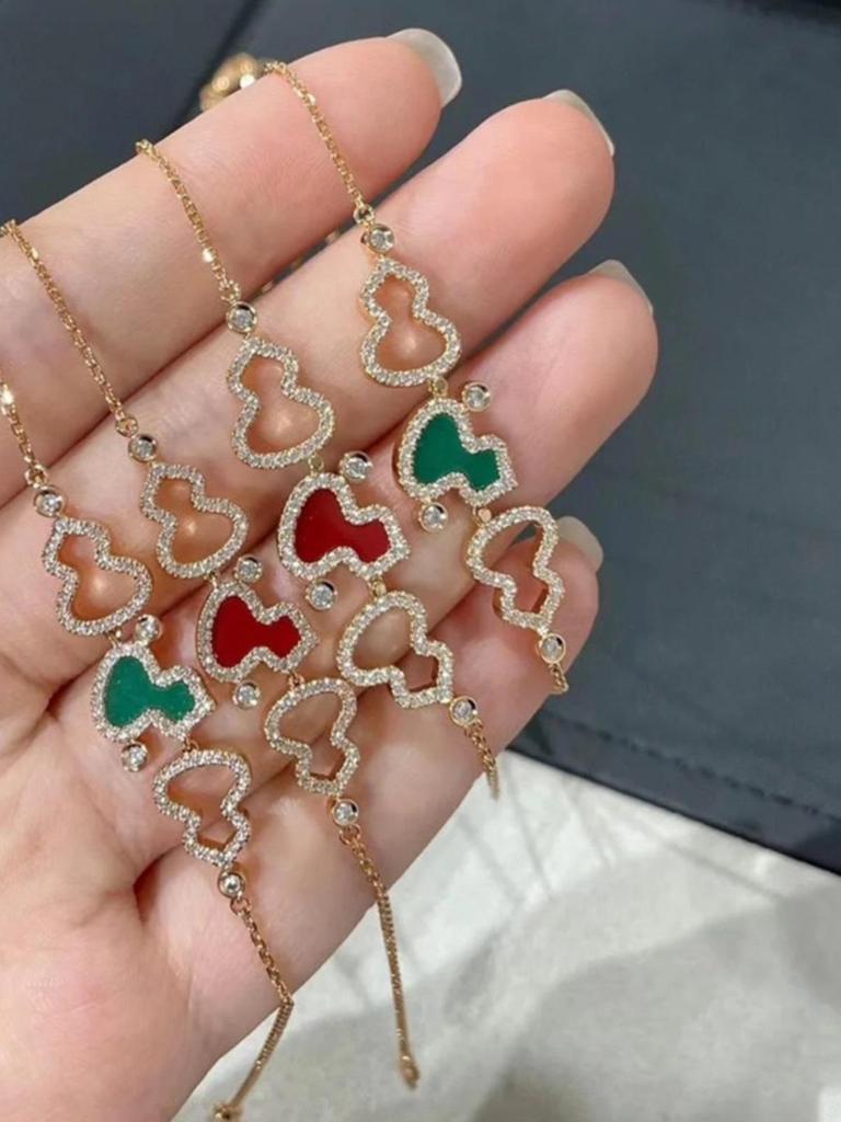 High-End Qilin Family 18K Rose Gold Bracelet with Red Chalcedony & White Mother-of-Pearl