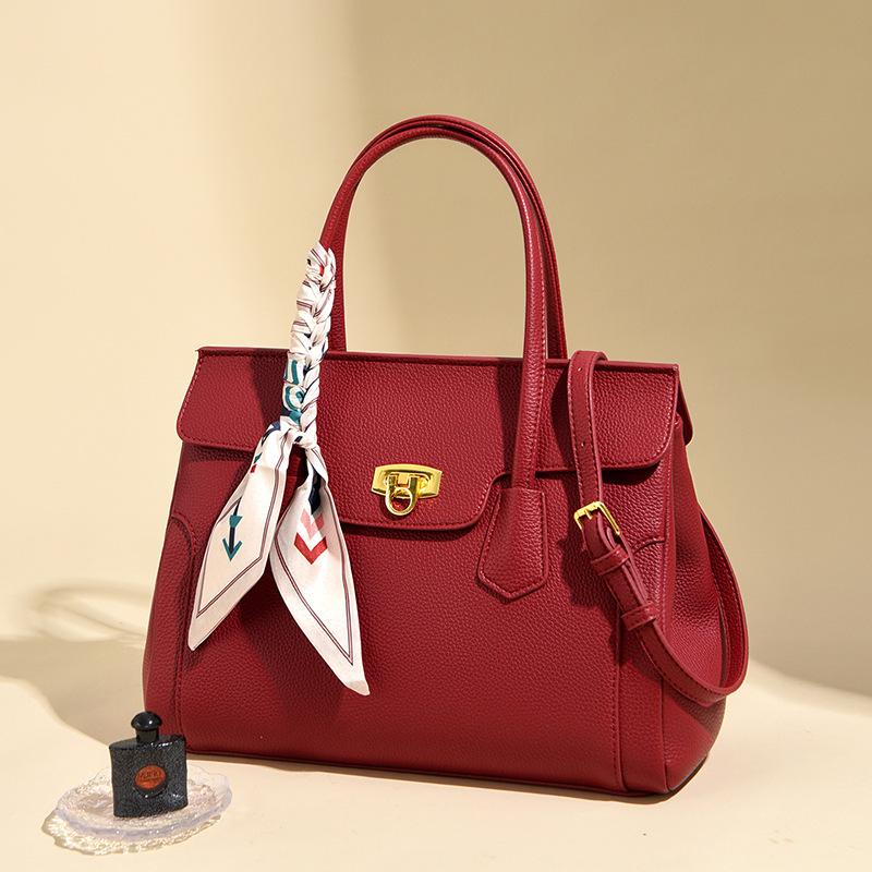 New Women's Bag, Large Capacity Commuting Handbag, Fashionable and Simple Tote Bag, Women's Light Luxury Texture Shoulder Bag