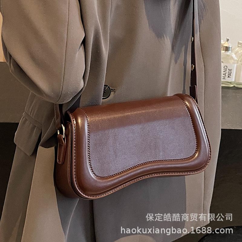 Niche Underarm Bag Women's Autumn and Winter 2025 New Trendy Fashion Small Square Bag High-end Texture Foreign Style Versatile Messenger Bag