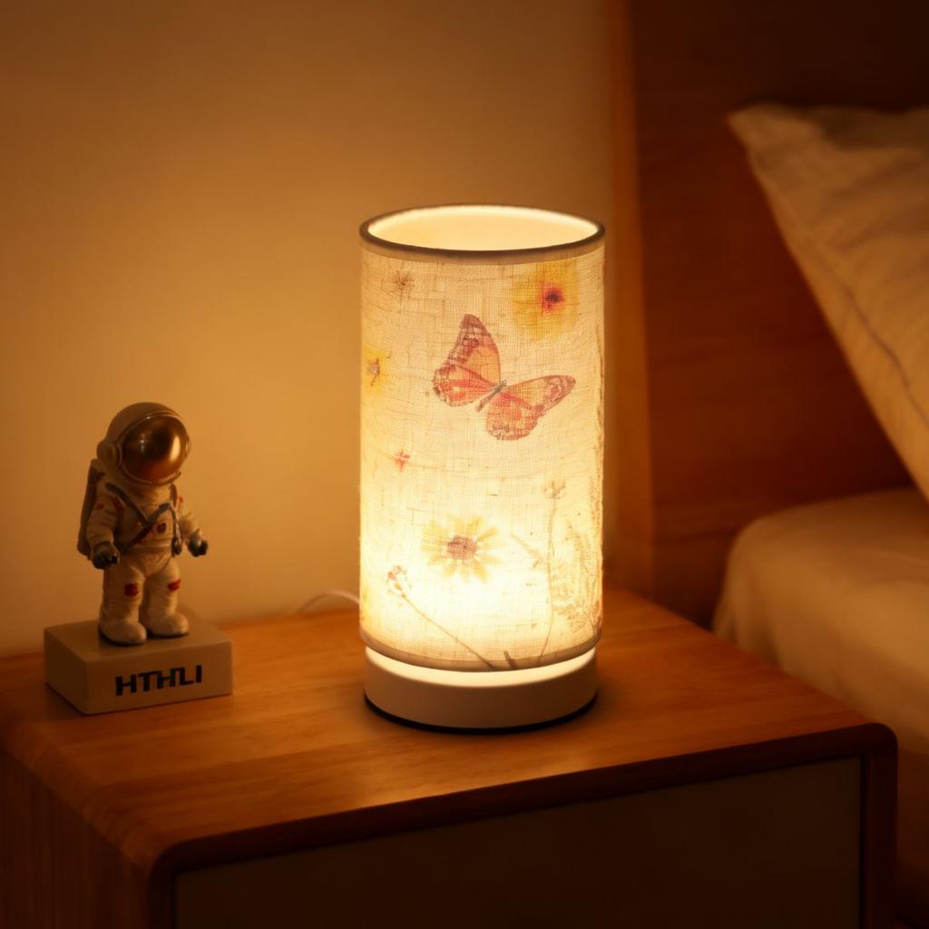 Nordic Retro-style Table Lamp with Fabric Lampshade - USB Powered, Perfect for Bedroom, Study, and Home Decor