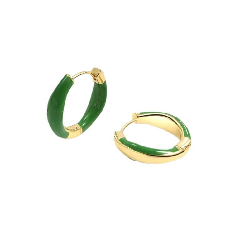 2026 Trendy Enamel Ear Studs: Elegant Niche Design, Sophisticated Retro Hong Kong Style for Women
