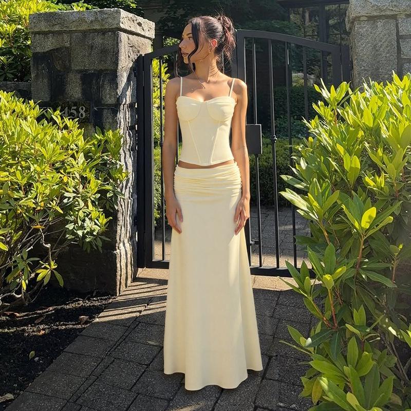 

Spring European and American style fashion temperament sexy suspender top solid color pleated casual dress two-piece set S жёлтый