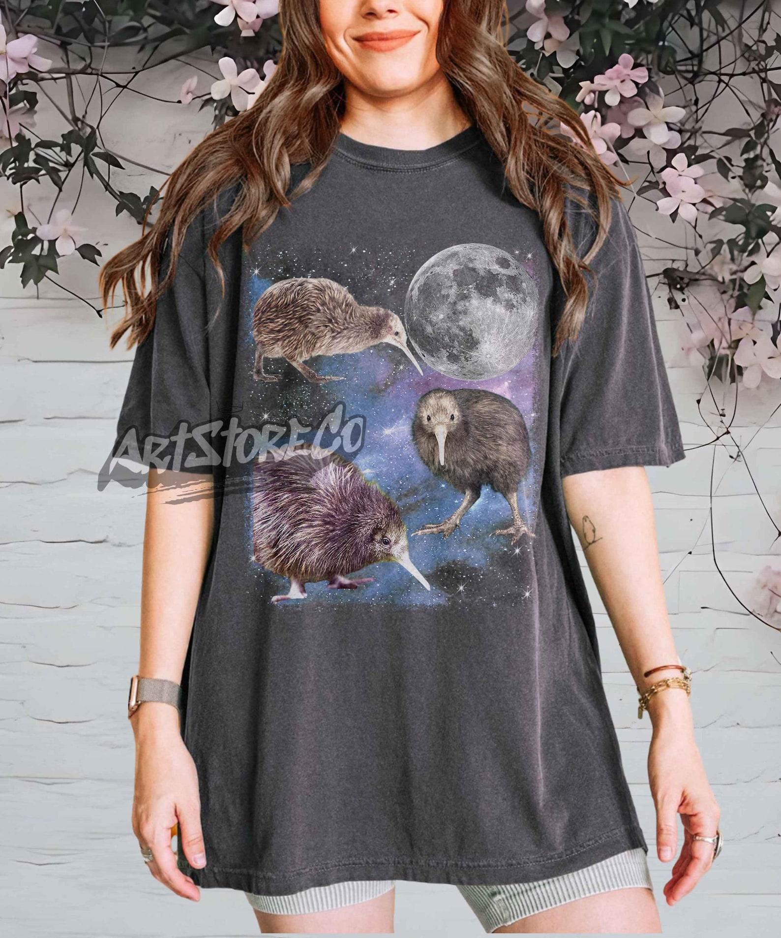 Vintage Kiwi Bird Moon Shirt, Retro Celestial Kiwi T-Shirt, Whimsical Animal Moon Phase Tee, Aesthetic 90s Boho Bird Graphic Top, Kiwi Gift L
