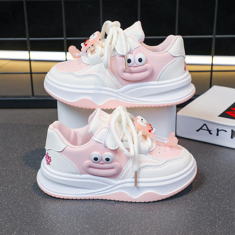 Children's board shoes cartoon girls' sports shoes 2025 spring and autumn new non-slip fashion soft sole Velcro classmate tide