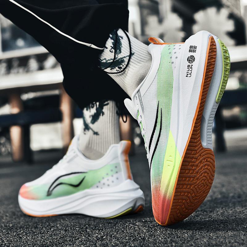 New Running Shoes Men Breathable Laced Lightweight Sports Shoes Men Comfortable Wear-resistant Anti-slip Casual Sneakers Men