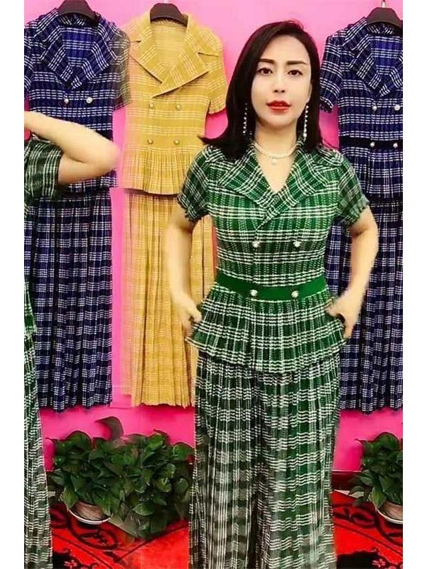 Damen 2025 Sommer Karoprint Anzug: Lockeres, Schlankmachendes, Altersreduzierendes Zweiteiler-Set mit Temperamentvollem Oberteil & Weitbeiniger Hose.