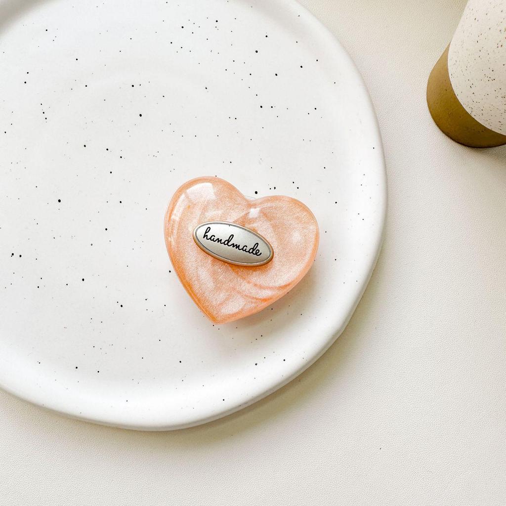 Colorful Heart Magnetic Phone Holder: Luxurious Airbag Design for Easy Viewing
