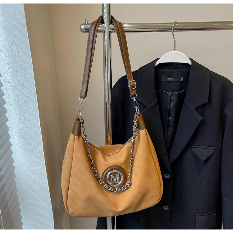 

Рюкзак-цепочка многоцелевой рюкзак для поездок на работу 2025 новая женская сумка текстура тренд большая вместимость одно плечо сумка-мессенджер 30*11*23 оранжевый