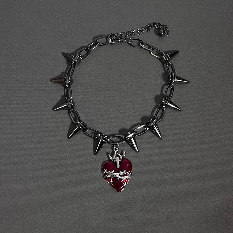 Y2K Herz Nieten Halskette Gothic Punk Stil Herz Anhänger Halskette für Männer Frauen Übertriebener Schmuck Zubehör Geschenke