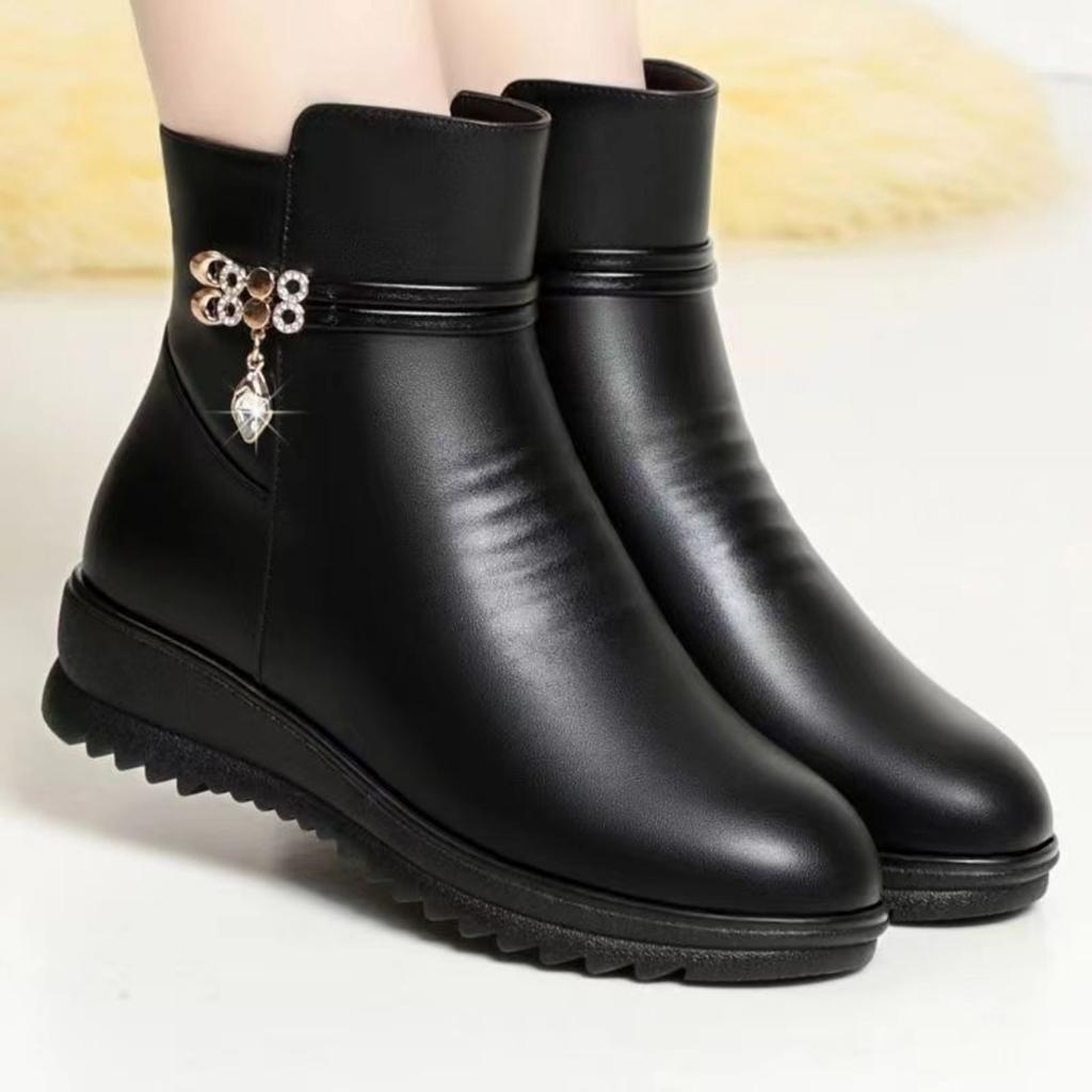 2025 Winter Thick Fur Inner Leather Women's Snow Boots Large Women's Winter Shoes