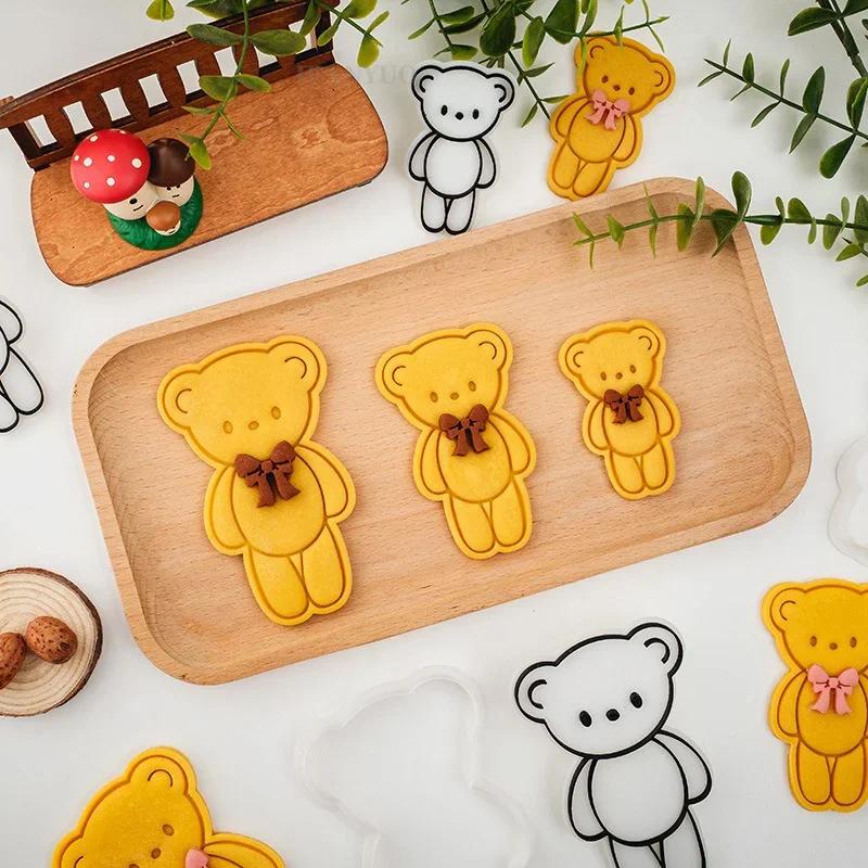 New Easter Themed Biscuit Cutter Mould Cartoon Rabbit Cat Bear Cookie Embossing Stamps Mold Baking Fondant Cake Decorating Tools