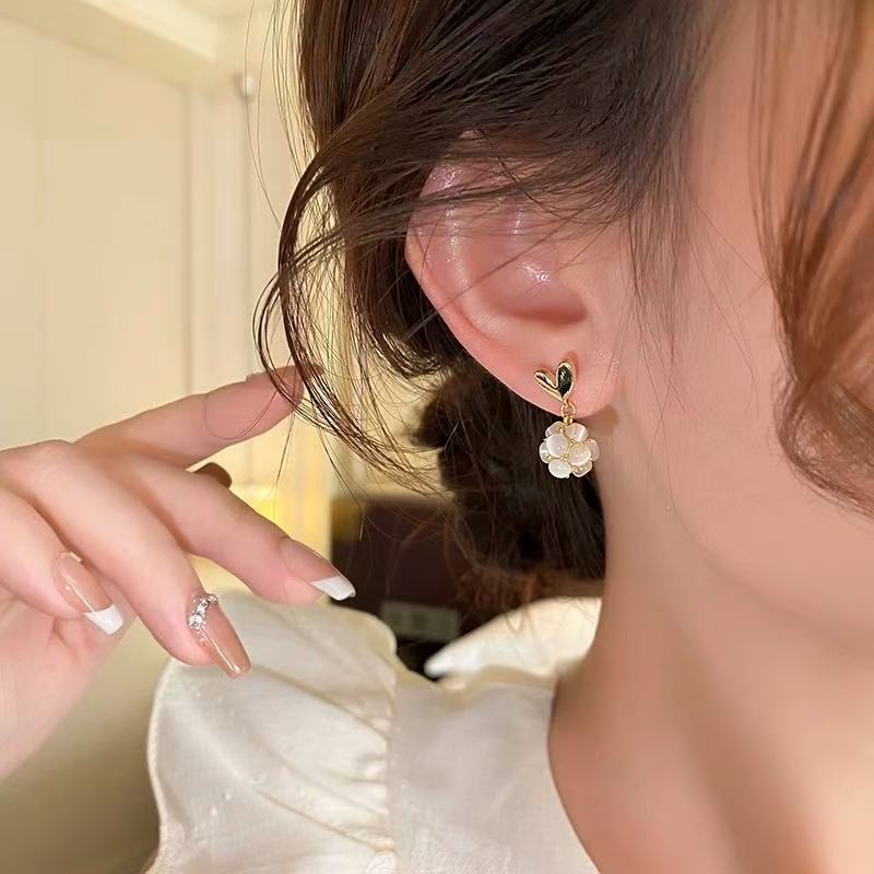 S silver needle zircon pearl earrings women's niche butterfly stud earrings versatile temperament earrings