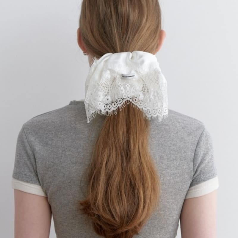 

ЛЮБИ МЕНЯ МОНСТР Винтажное кружево Атласная резинка для волос XL (L251MHA010) WHITE