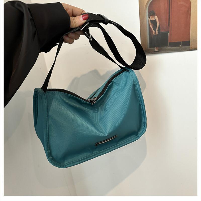 Simple Nylon Shoulder Bag Fashion Casual Trendy Messenger Bag Class Commuting Simple Small Square Bag