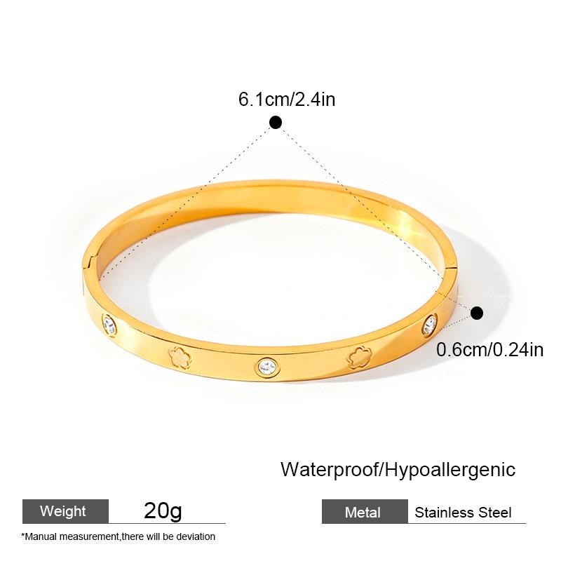 Stainless steel bracelet fashion European and American ins style 18K gold lucky four flower steel bracelet women's jewelry