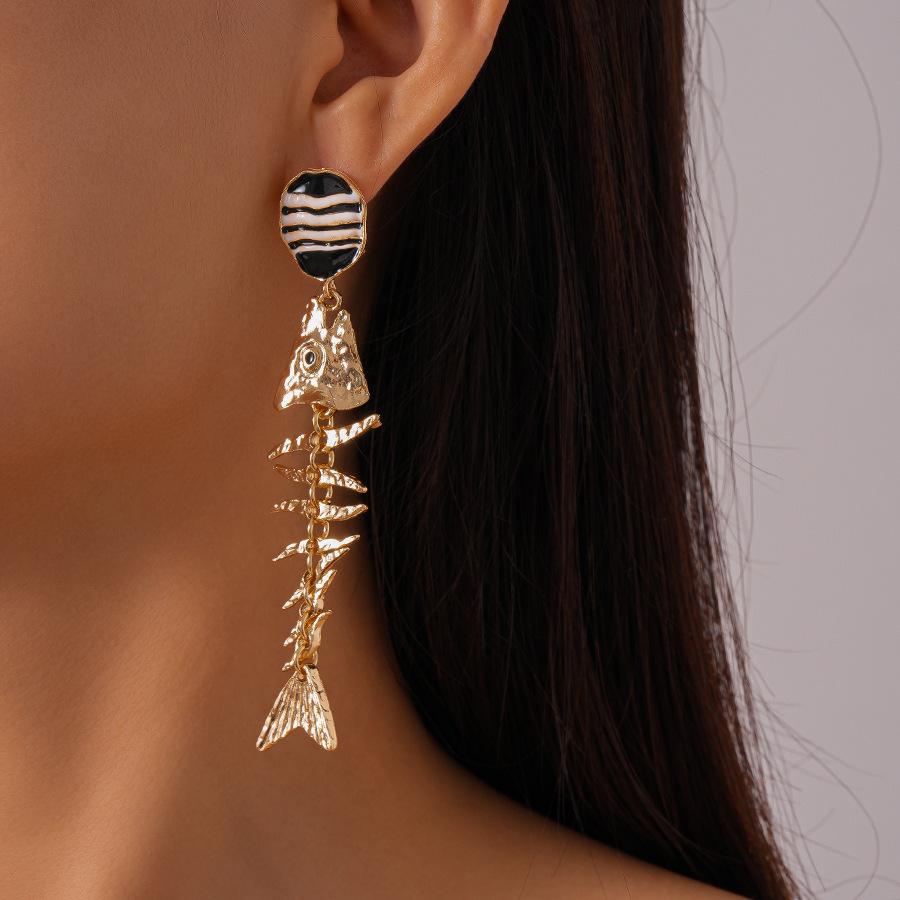 Geometric Round Fish Bone Earrings, Exaggerated, High-end and Unique Earrings