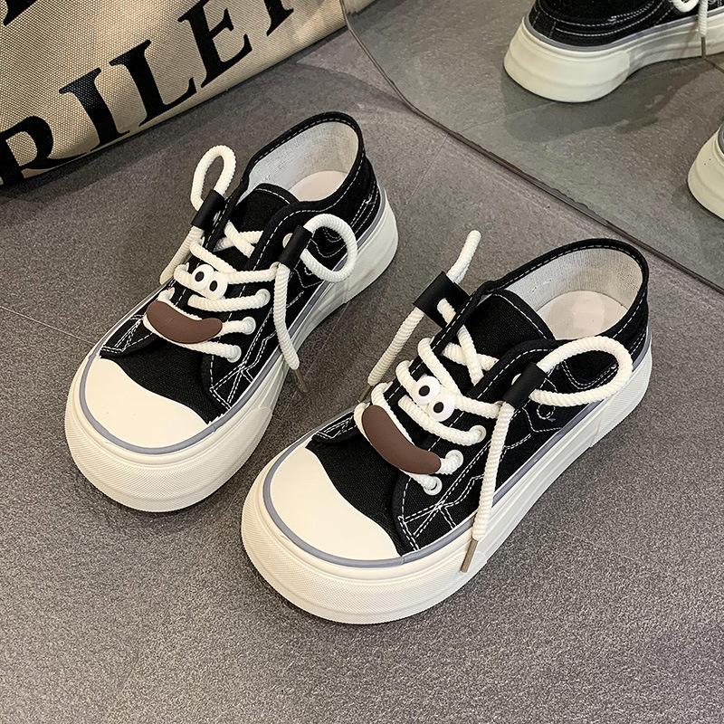 Pantofi pânză cu platformă pentru femei 2025 nou primăvară și toamnă celebrități de internet super la modă cu fustă pantofi albi mici pantofi de skateboard design de nișă