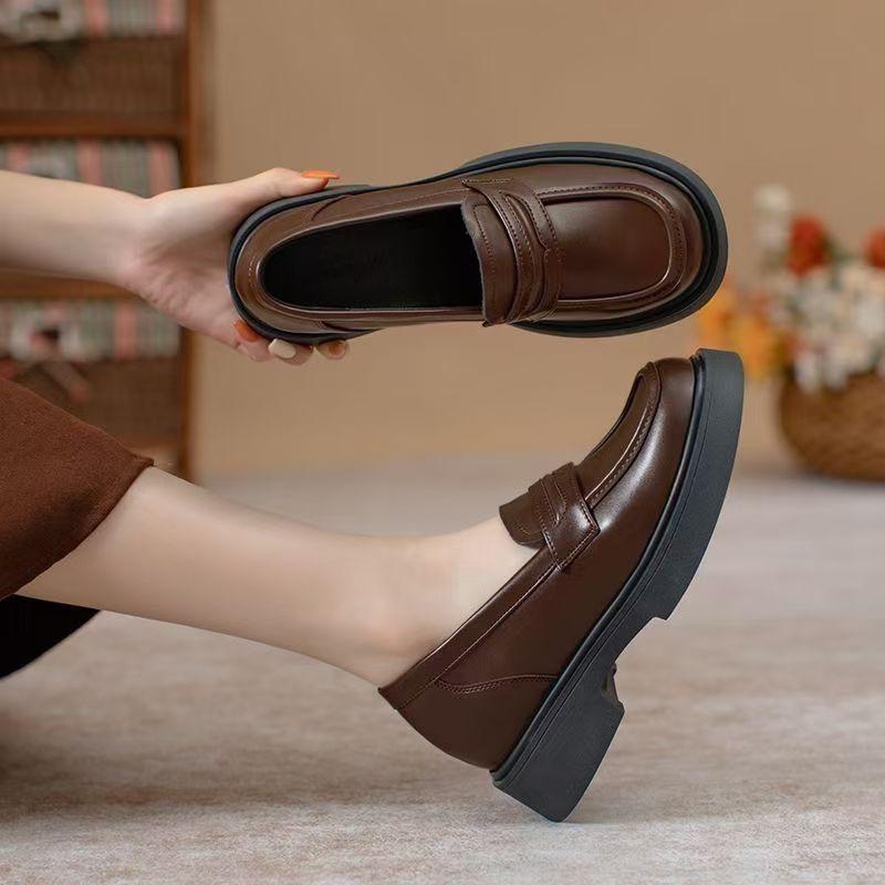Showing Feet Retro British Small Leather Shoes Flat-soled Spring and Autumn New Soft-soled Single Shoes