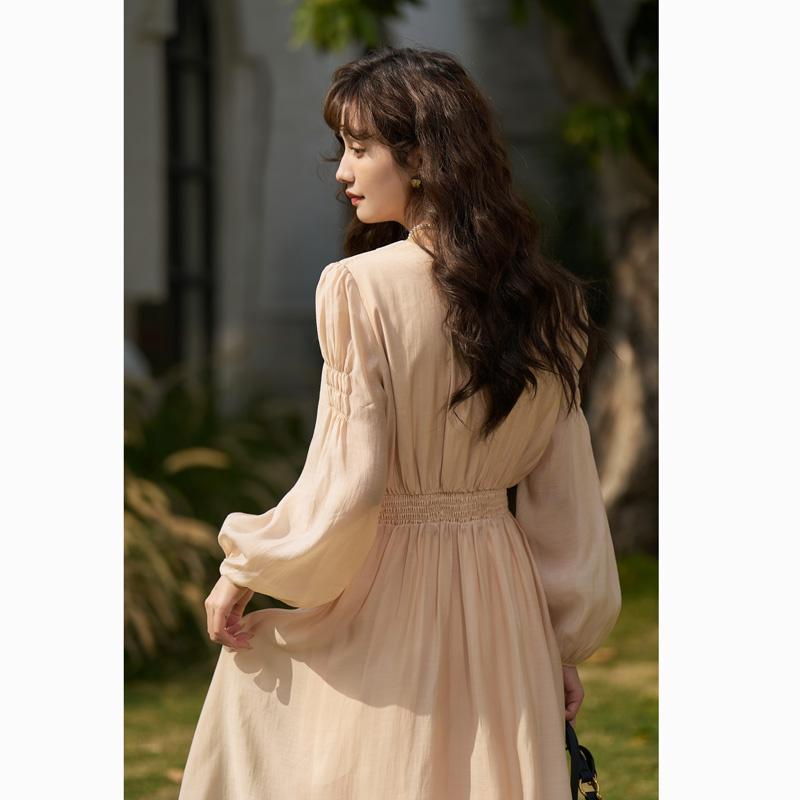 Mishow Elegantní šaty pro ženy Módní Jaro Léto Vintage A-linie Výstřih do V Puff rukáv Elastický pas Dámské oblečení MXC13L1265