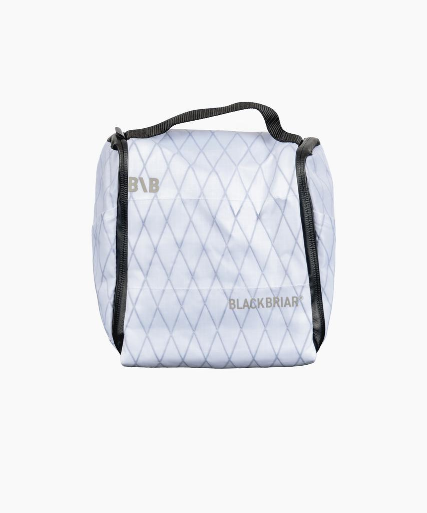 Black Briar Contain Wash Pouch (Ultra White)