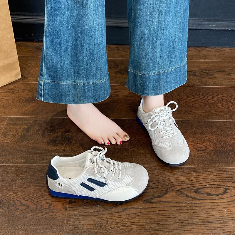 Korean Version of Striped Little White Shoes Women's Autumn 2025 New Mesh Lace-up Sports and Leisure Light Color Matching German Training Shoes