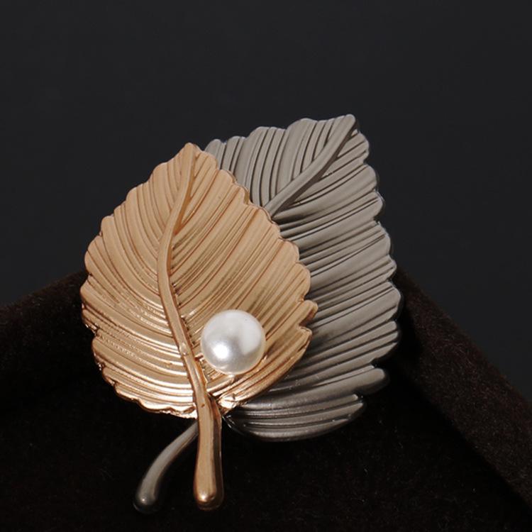 Elegant Pearl Brooch - High-End Minimalist Clothing Accessory