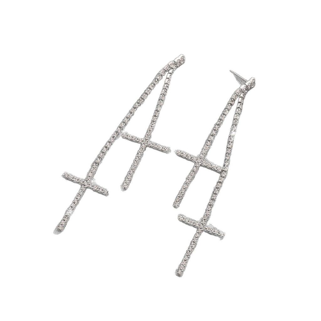 A Pair of Cross Shaped Long Tassels, New Popular Styles, New Chinese Tassel Butterfly High-end Earrings and Earrings