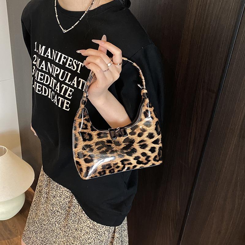 New high-end hand bag patent leather leopard print retro fashion handbag dumpling bag temperament messenger bag