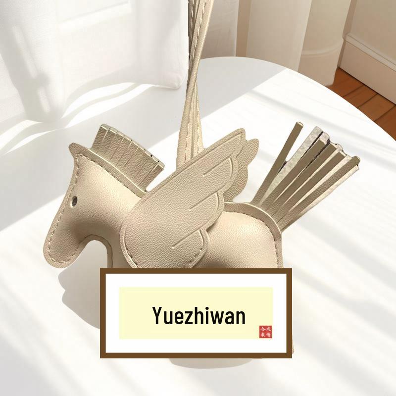 Pegasus Anhänger Schlüsselanhänger: Süßer Quaste, Kontrastfarbe, Cartoon-Einhorn-Anhänger aus Leder