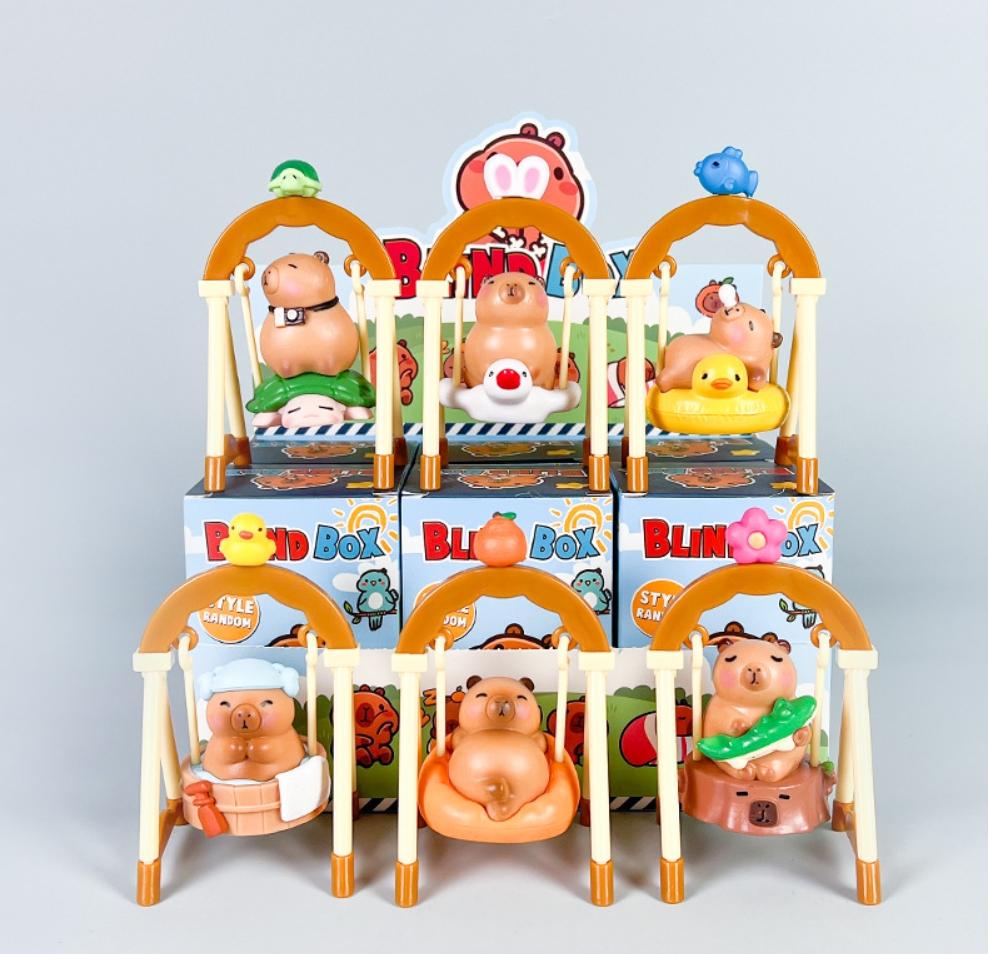 Zufälliger Typ Wasserschwein Anime Figur Schwingende Bade-Wasserschwein-Figur Spielzeug Cartoon Schwan Schildkröte Wasserschwein PVC Modell Kuchendekoration