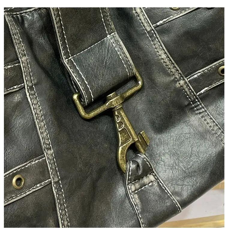 Vintage kožená taška přes rameno pro ženy, opotřebovaná motocyklistická taška s širokým popruhem, velkoobjemová taška