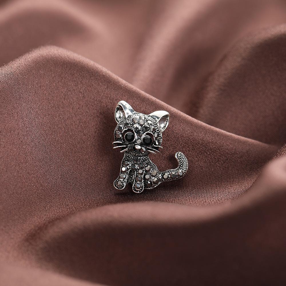 1 Piece Retro Cat Diamond Studded Hollow Out Brooch, Cute Cartoon Brooch, Anti Glare Clothing Accessories Women'S Versatile Brooch