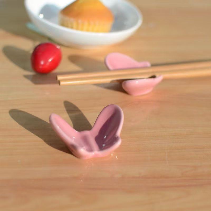 1pc Japanese-style Creative Butterfly Chopstick Rack Ceramic Craft Kitchen Decorated Tableware Spoon Chopstick Rest Shelf