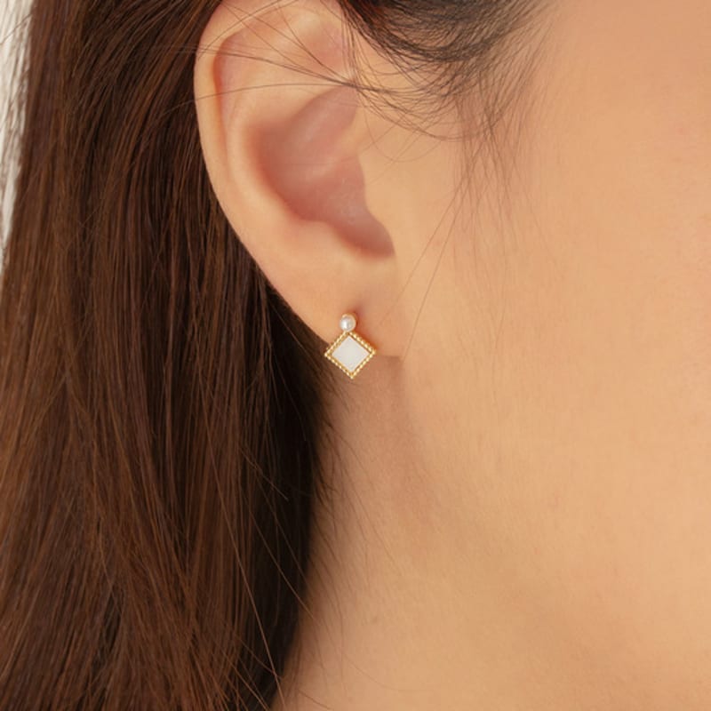 

GETMEBLING Color Stud With Pearl BLACK (E495-bk)