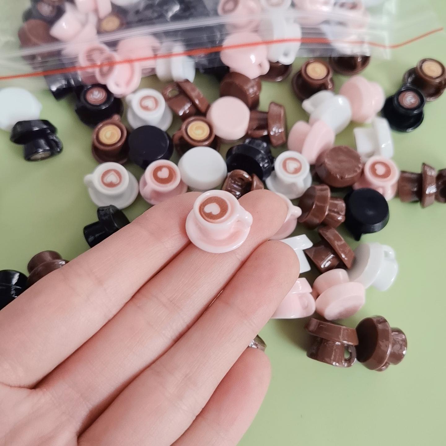 Miniature Coffee Tea Cup Resin Flatback Cabochon for Doll House Miniature Food Resin Charms Cream Glue Decorative Accessories 15*15*10mm-100pcs/bag
