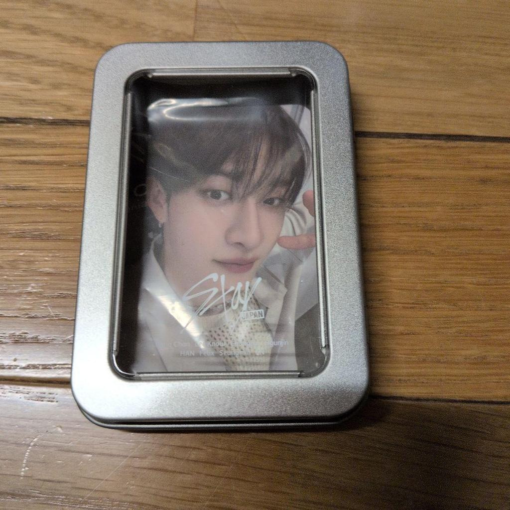 [USED] Stray Kids penlight and card included