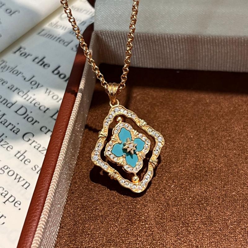 French Antique High-End Sense Versatile Rotating Double-Sided Four-Leaf Clover White Shell Necklace Light Luxury Design Court Style Collarbone Chain