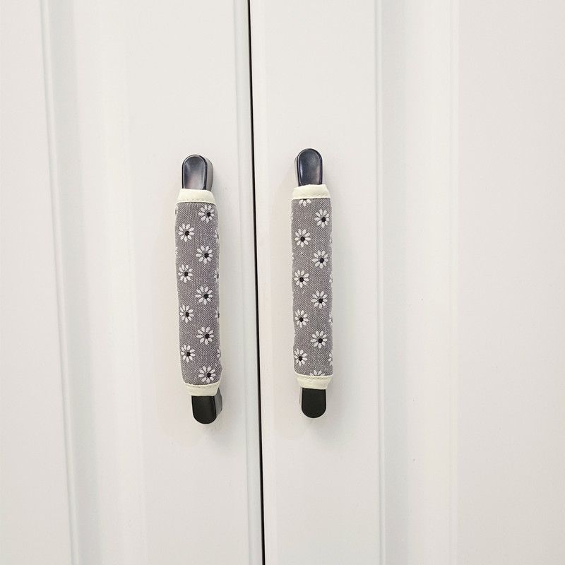 

Защитная накладка на дверную ручку от ударов, тканевая накладка на ручку для безопасности детей, защита от ударов для ручки дверцы детского шкафчика Gray floral length 10cm * circumference 4cm 2