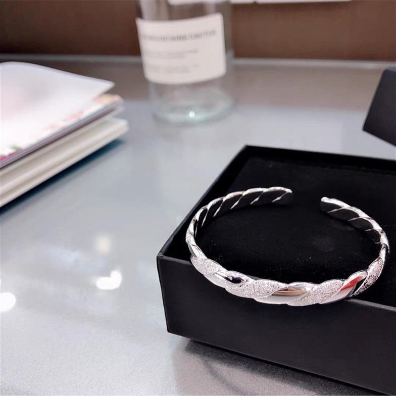 Fashion Light Luxury Twisted Open Bangle Bracelet For Women