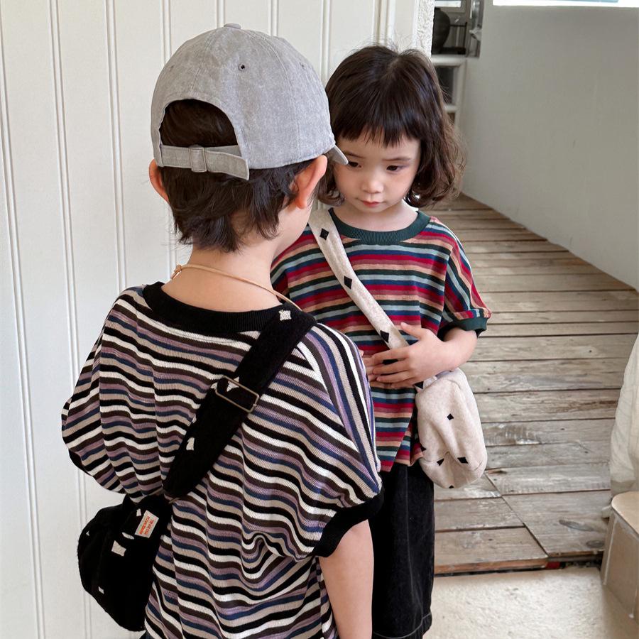 Jiaye Lato 2025 Kolorowe Paski Koszulki dla Dzieci - Unisex Luźny Krój, Okrągły Dekolt, Krótkie Rękawy