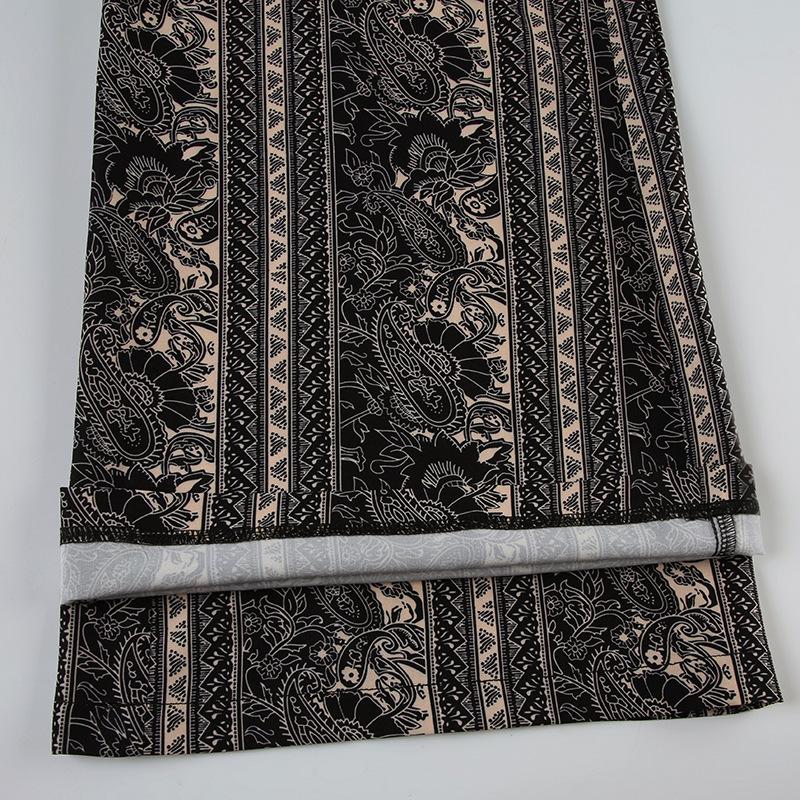 Женские брюки с абстрактным принтом — фото 5