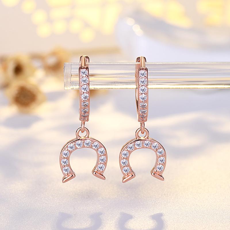 New Rhine-studded Small Horseshoe Buckle Round Ear Rings for Women, Trendy French Style Small Commuter Earrings 2026