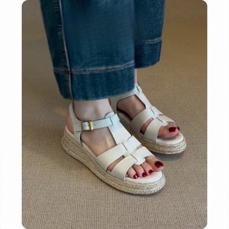 

Босоножки на танкетке с толстой подошвой — женская уличная обувь, увеличивающая рост. 40 бежевый