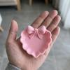 Herzförmige 3D-gedruckte Schmuckschale mit rosa Schleife, Elegante Dekoration für Tisch, Waschbecken & Schreibtisch, Perfekt für die Schmuckaufbewahrung
