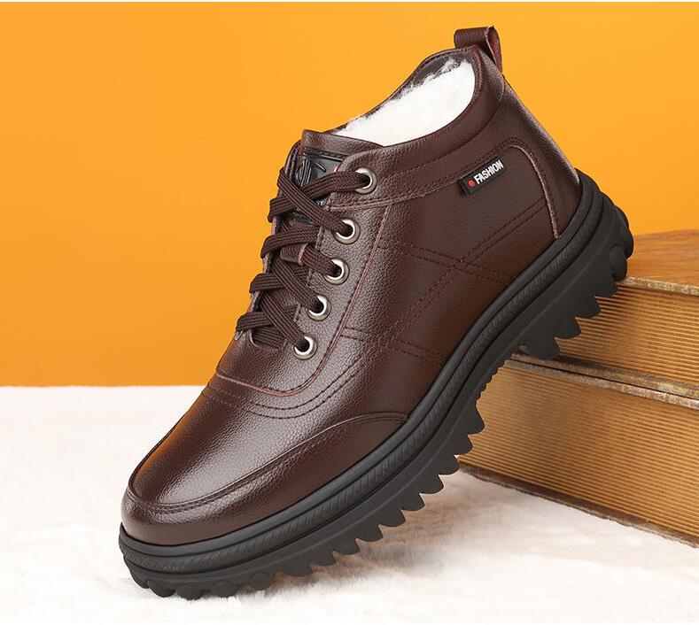 Модные зимние теплые и удобные мужские ботинки телесного цвета — фото 4