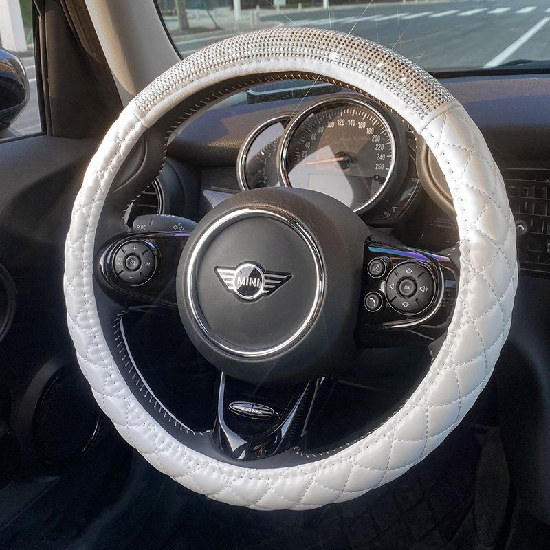 

Lambskin Diamond Personality High-End Non-Slip Anti-Sweat Car White