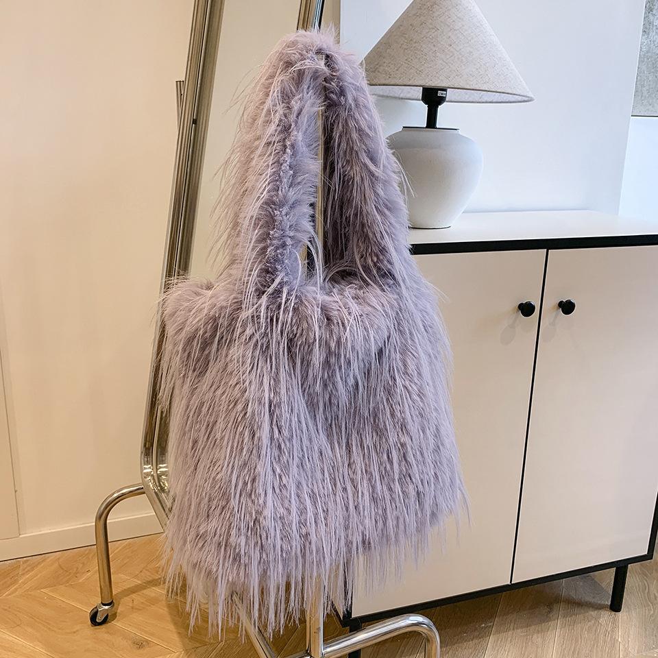  Large Capacity Urban Style Faux Fur Shoulder Bag for Women Autumn and Winter Candy Color Warm Plush Bucket Tote Bag
