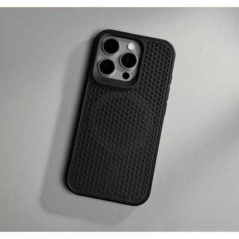 Summer heat dissipation is suitable for iPhone17 creative honeycomb hollow magnetic suction Apple 16 matte anti-drop 15 all-inclusive anti-drop