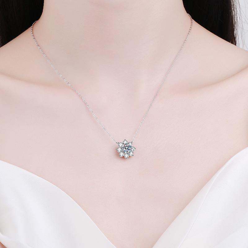 Kuaishou Douyin Sunflower Moissanite Women's Luxury Necklace Pendant